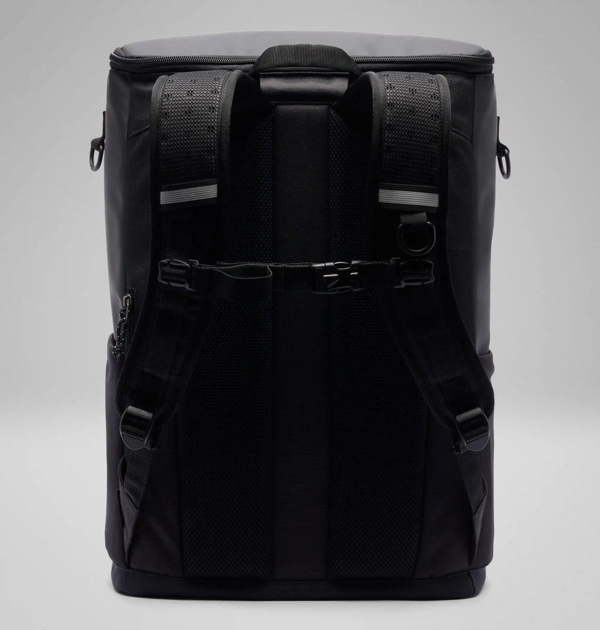 Flawless Advance 33L Backpack
